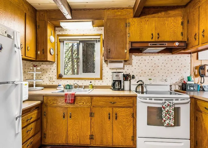 Jug Handle Hideaway
