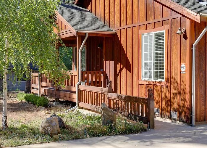 Near Hikes: Arnold Cabin W/ Ev Charger & Fire Pit