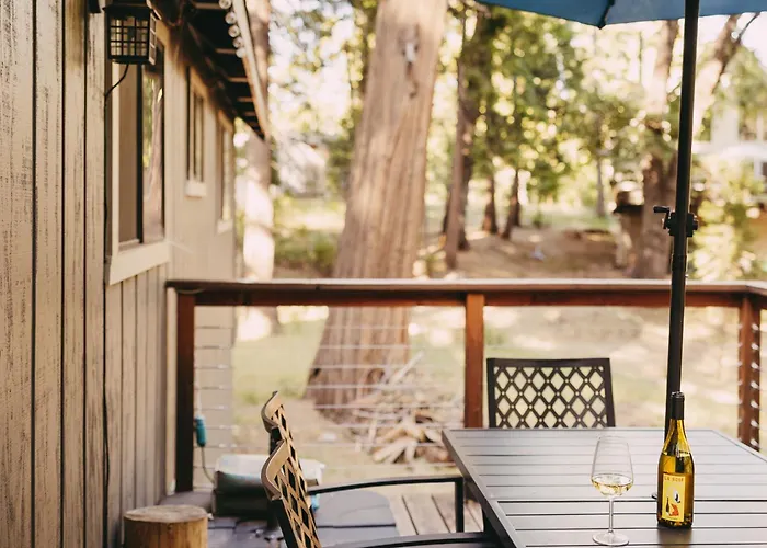 Family Cabin In Blue Lake Springs, Near Town!
